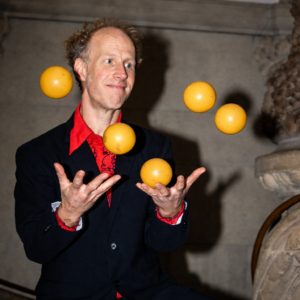 Jongleur mit Jonglierbällen